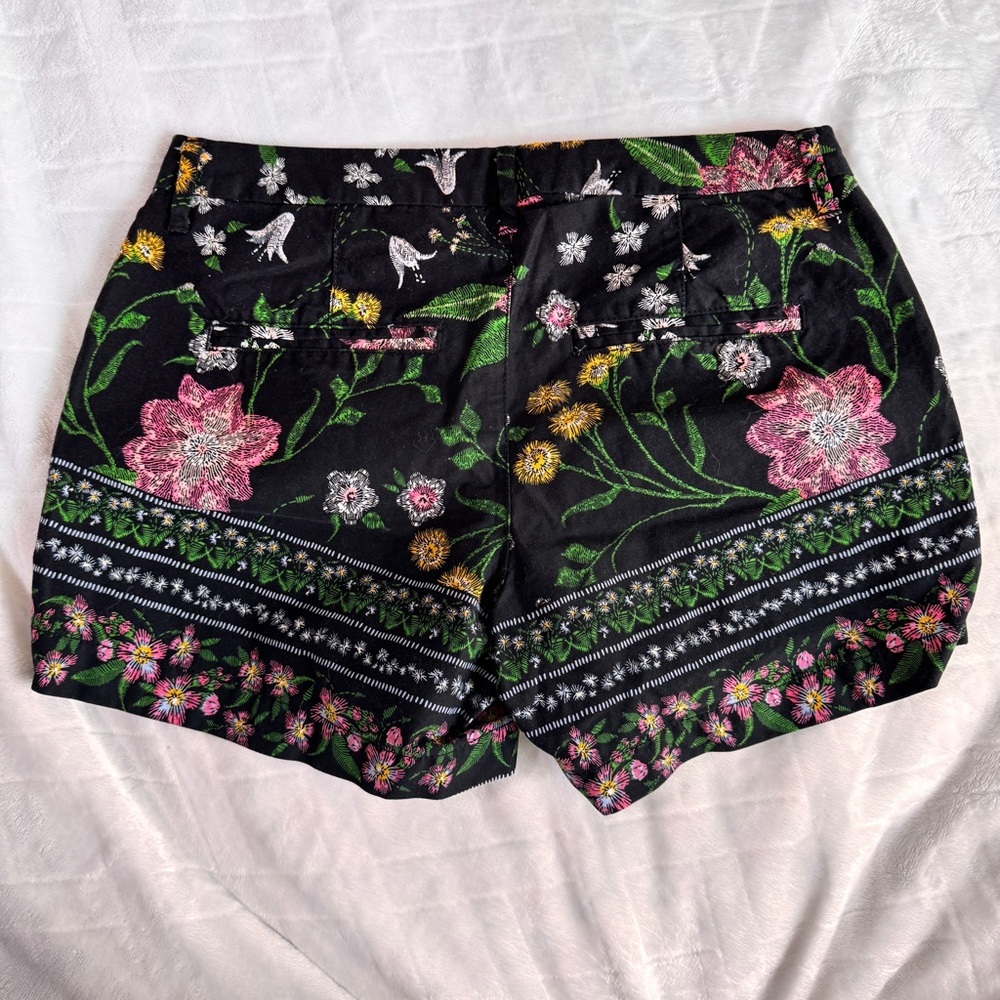 Old Navy Floral Black Women's Everyday Shorts - Size 2 - Picture 12 of 14